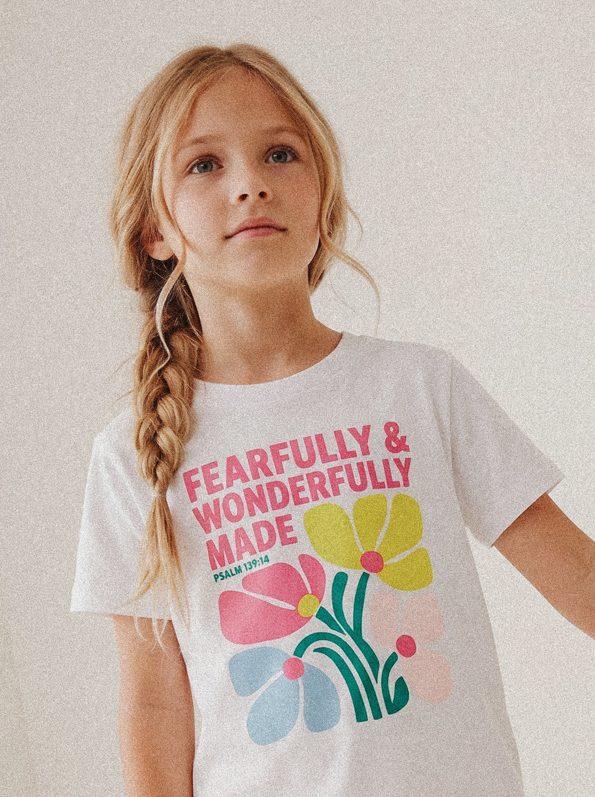 KIDS T-SHIRT FEARFULLY AND WONDERFULLY MADE - model-1.jpg - 3