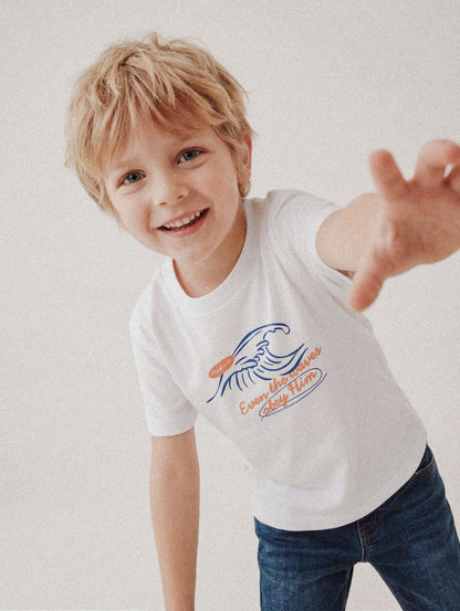 KIDS REGULAR FIT T-SHIRT EVEN THE WAVES OBEY HIM COLOR - model-1.jpg - 2