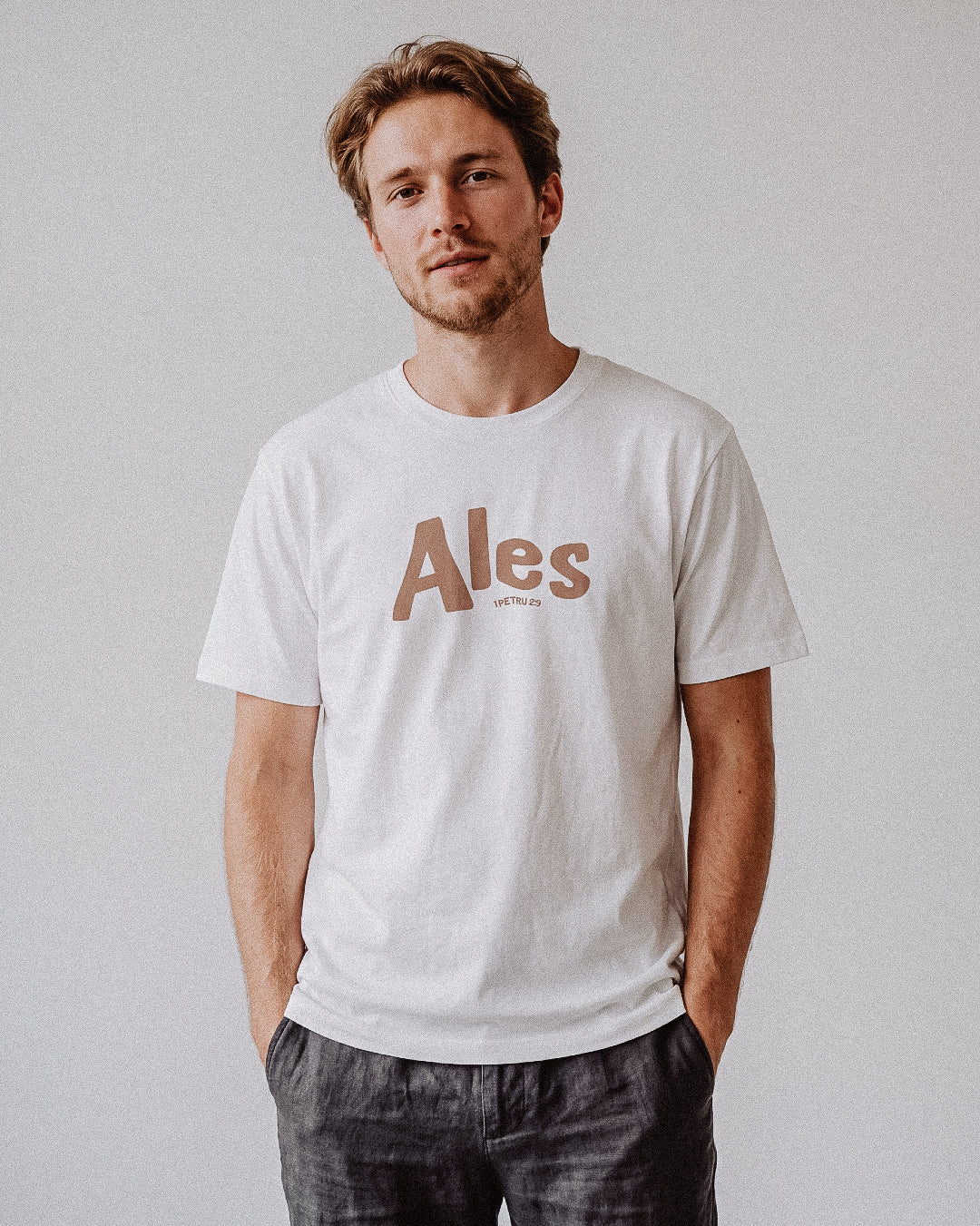 RELAXED FIT T-SHIRT ALES - model-1.jpg - 7