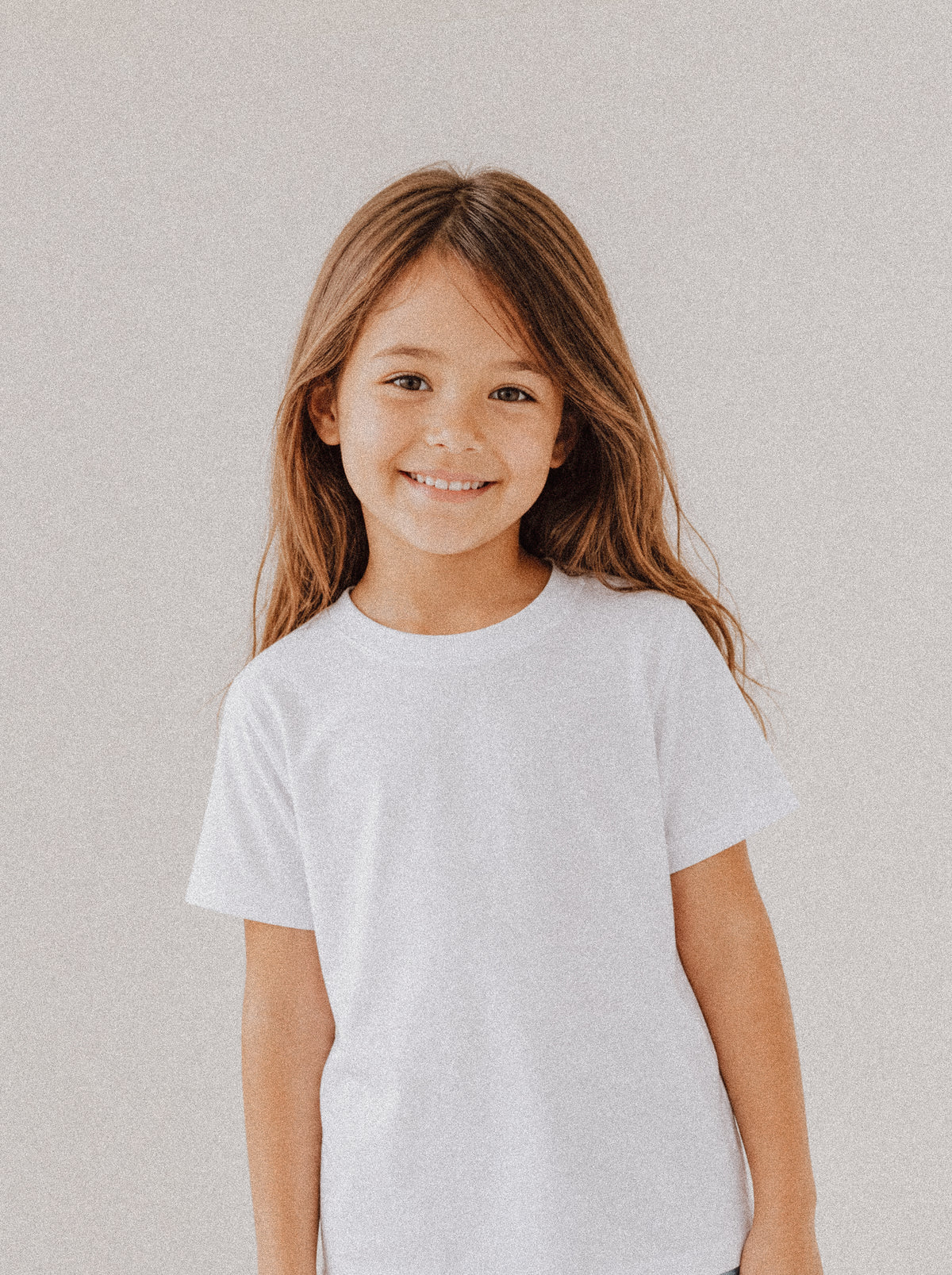 KIDS REGULAR FIT T-SHIRT LETS - model-2.jpg - 3