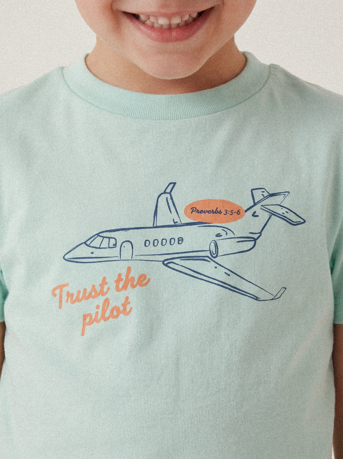 KIDS REGULAR FIT T-SHIRT TRUST THE PILOT - model-3.jpg - 4