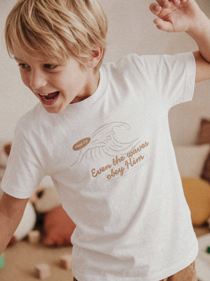 KIDS REGULAR FIT T-SHIRT EVEN THE WAVES OBEY HIM - model-3.jpg - 4