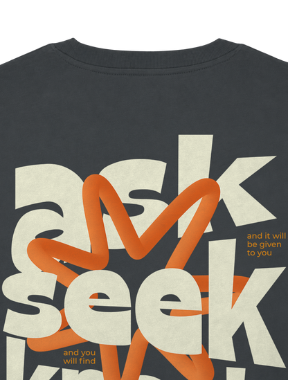 RELAXED FIT T-SHIRT ASK SEEK KNOCK - sparker-anthracite-back-close-1.png - 6